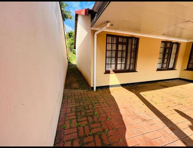 3 BEDROOM HOUSE FOR SALE IN NEWLANDS WEST